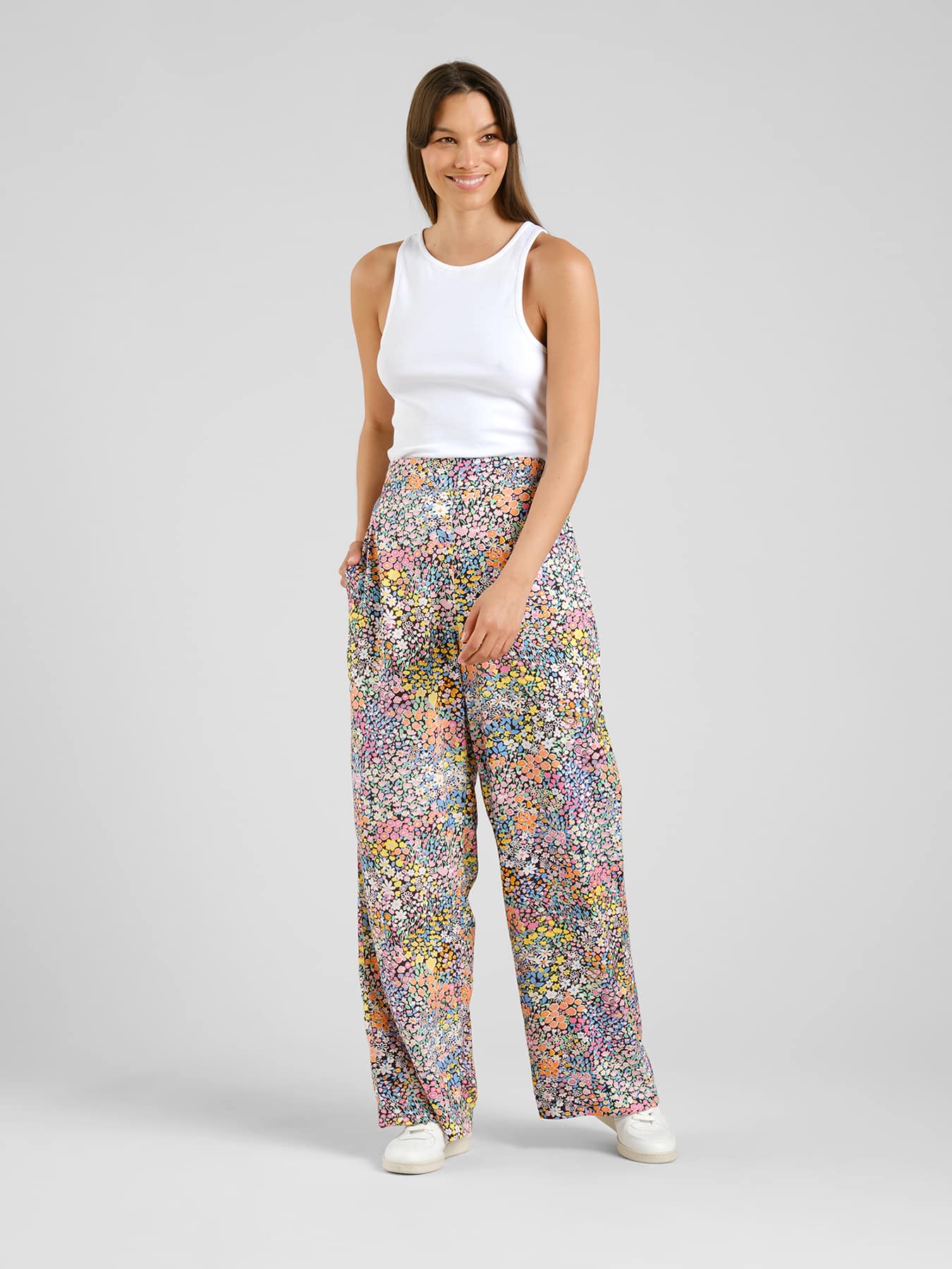 Hose Ale Meadow Flowers Dedicated Multi Color 01