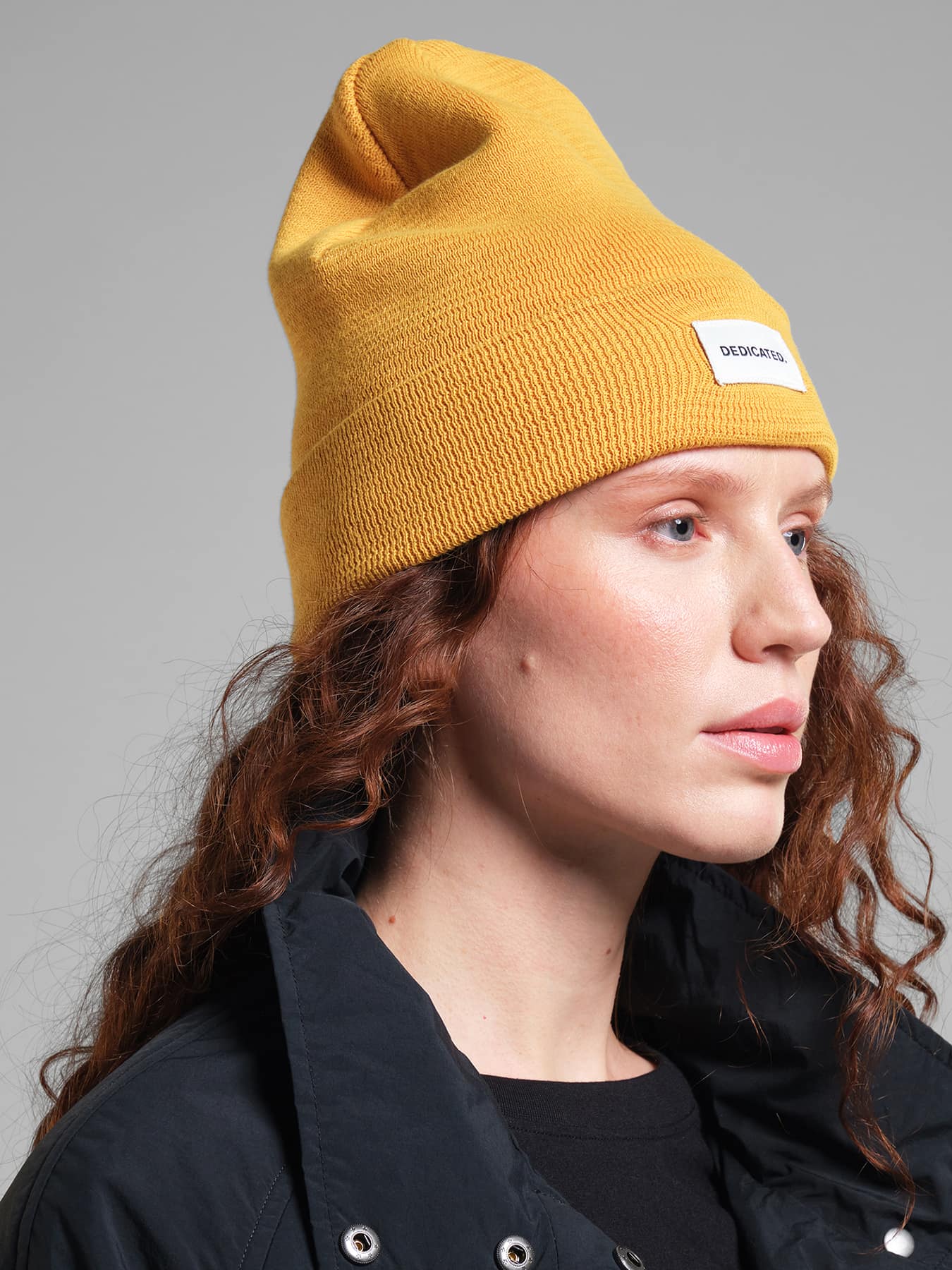 Muetze Beanie Kiruna Dedicated Spiceyellow Goldenspice 02